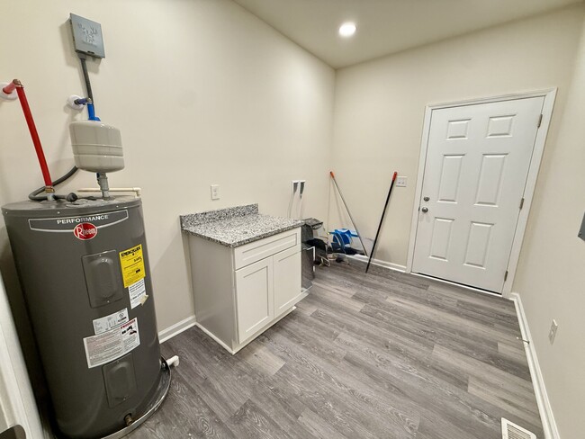 Building Photo - 1582 Hobbs Island Rd SE