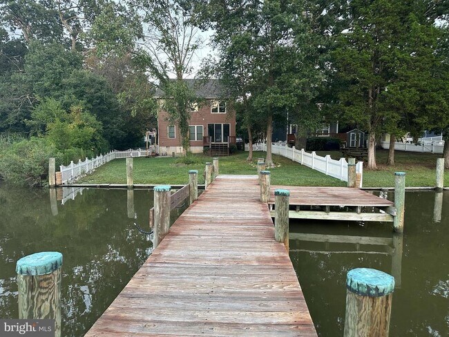 Building Photo - 4922 Lerch Dr