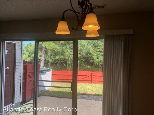 Building Photo - 3 br, 2.5 bath House - 639 Brisa Ct