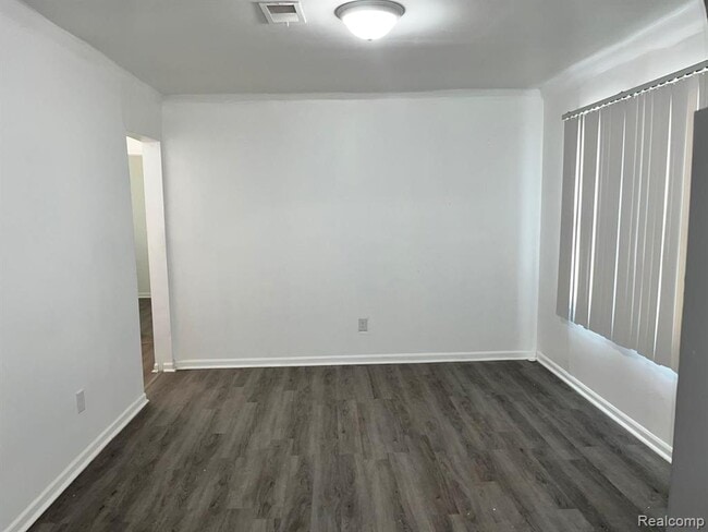 Building Photo - 15863 Kentucky St