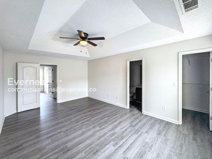 Building Photo - 8646 Thomas Ln