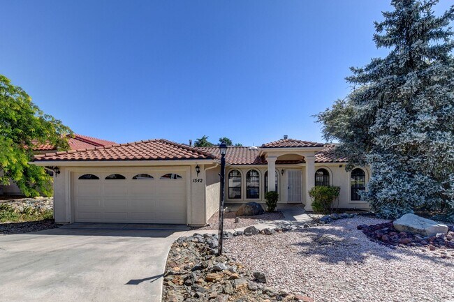 Primary Photo - Pet Friendly 4 bedroom, 3 bath home for rent!