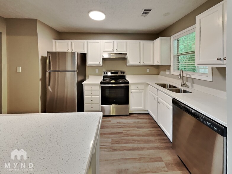 Building Photo - 4385 Coopers Creek Dr SE