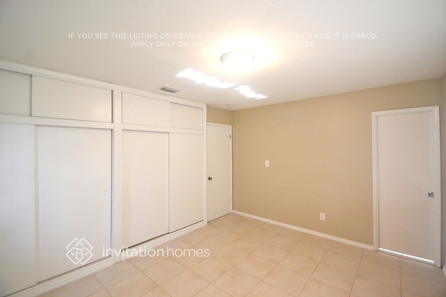 Building Photo - 2408 SW 34th Ave