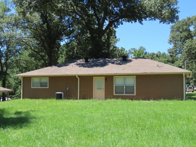 Building Photo - Whitehouse ISD! Lovely 3 Bedroom, 2 Bath Home