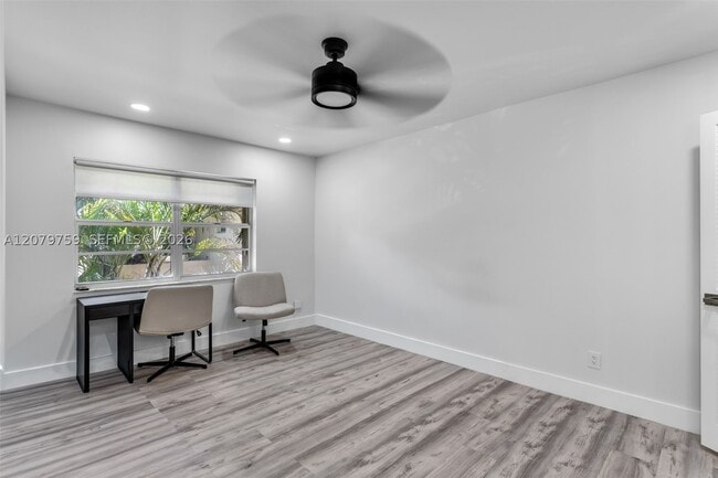 Building Photo - 13726 SW 90th Ave