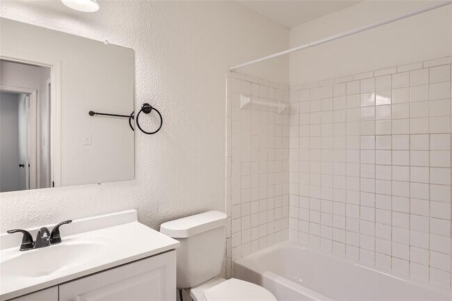 Building Photo - 5616 Emerald Forest Dr