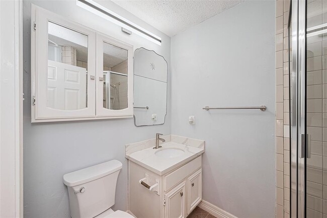 Building Photo - 2115 Streamcrest Ln