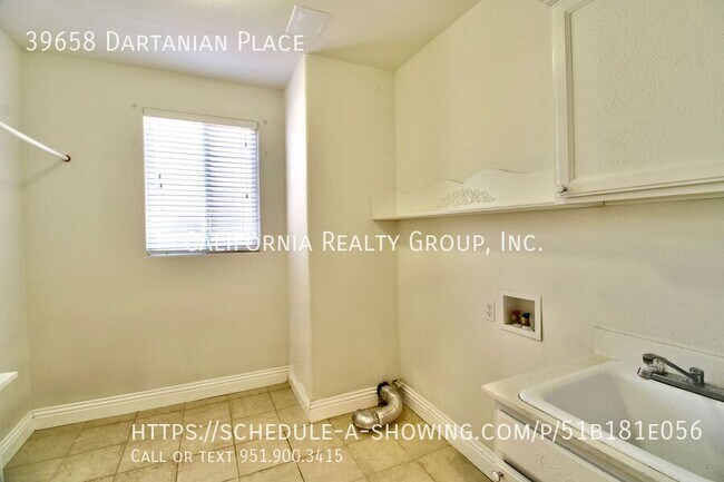 Building Photo - 39658 Dartanian Pl