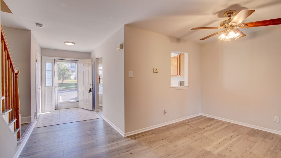 Building Photo - 27 Haverford Ct