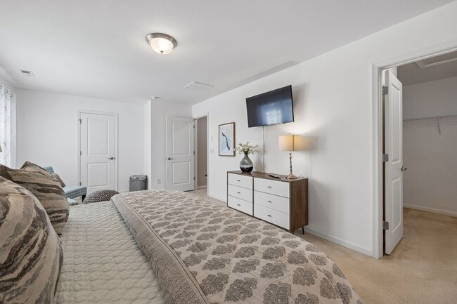 Building Photo - Charming and move-in ready 3-bedroom, 2.5-bath home