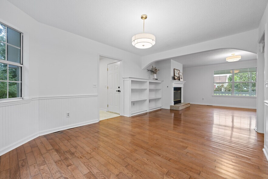 Building Photo - 224 N Brent Dr