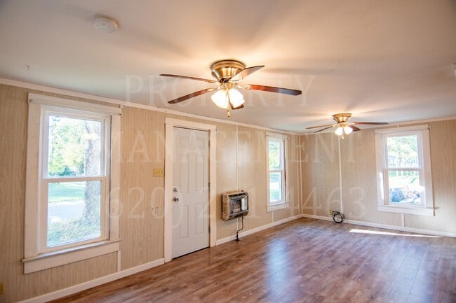 Building Photo - 1 Bedroom Rental in Cherryvale, KS
