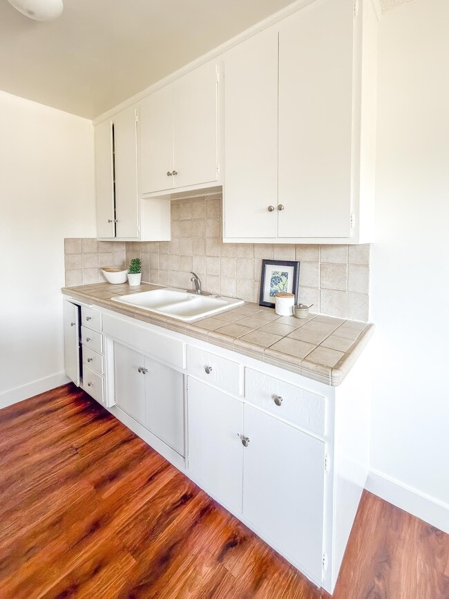 Building Photo - 2540 3rd Ave