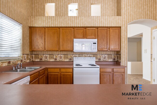 Building Photo - 3Bed/2Bath House at Litchfield Rd/Camelbac...