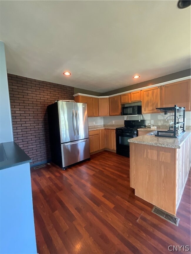 Building Photo - 29841 US-20