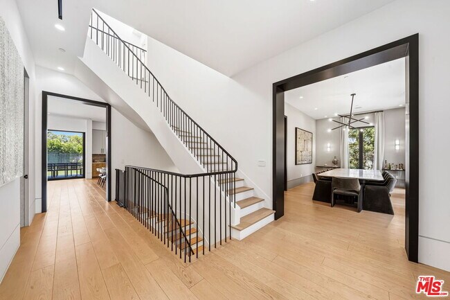 Building Photo - 9206 Monte Mar Dr
