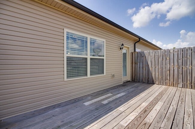 Building Photo - 155 Matheson Dr