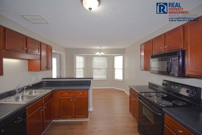 Building Photo - Adorable 3-bedroom home in Murfreesboro on a corner lot! Attached garage and washer and dryer hoo...
