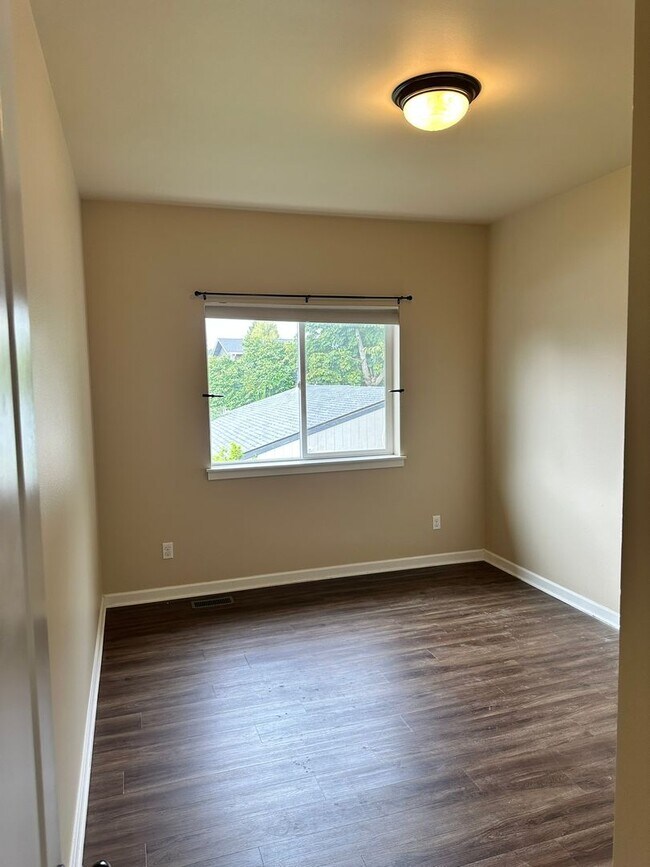 Building Photo - 5bd/2.5ba Renton House