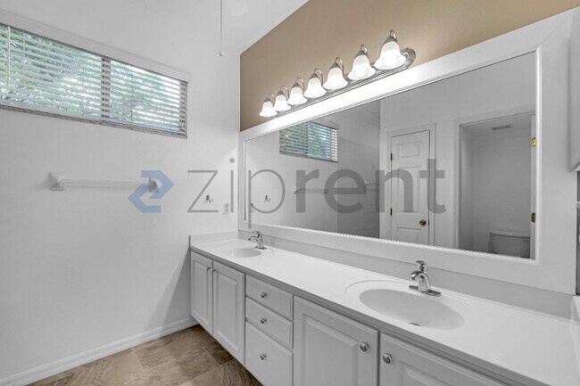 Building Photo - 8539 Alexandra Arbor Ln