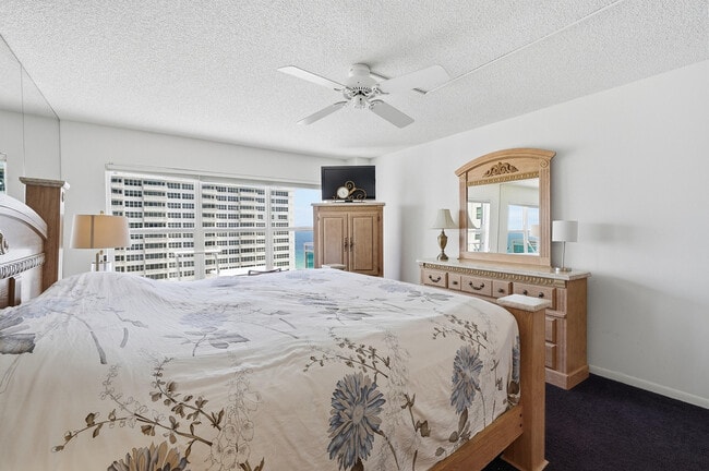 Building Photo - 3900 Galt Ocean Dr