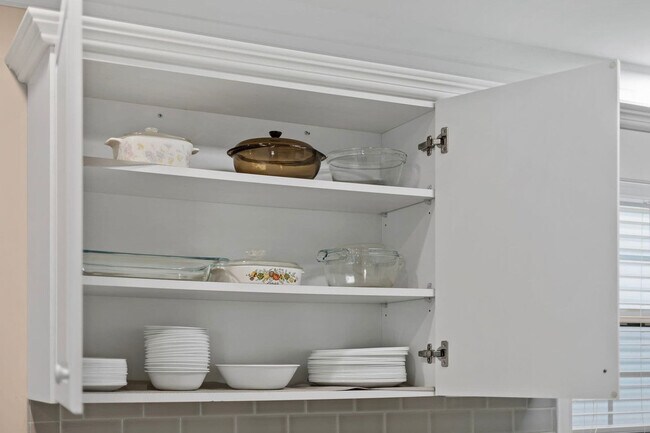 Building Photo - 113A S Yaupon Dr