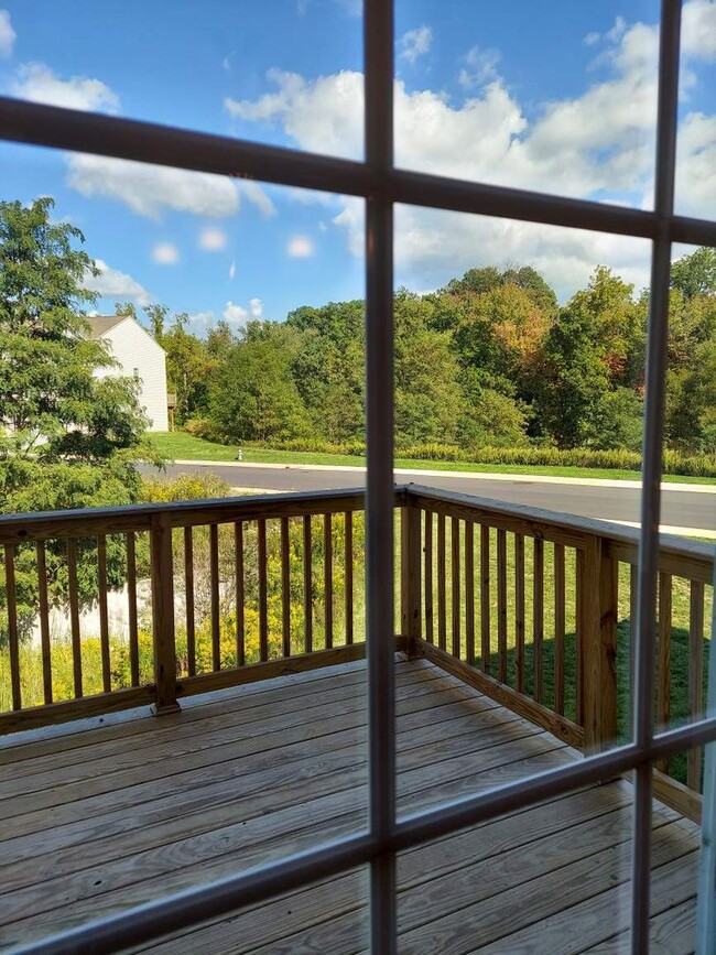 Building Photo - Margarets Grove 3 bedroom, 2.5 bath Townhome