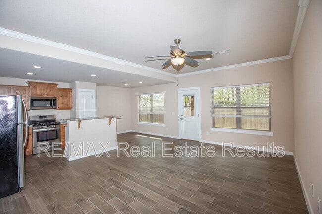 Building Photo - 1523 Purple Finch St