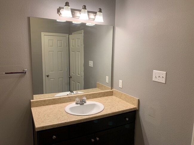 Building Photo - 17038 Wilthorne Gardens Ct