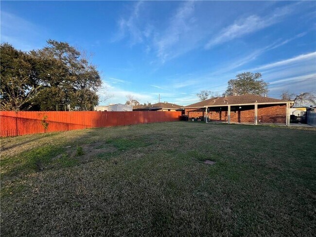 Building Photo - 2816 Munster Blvd