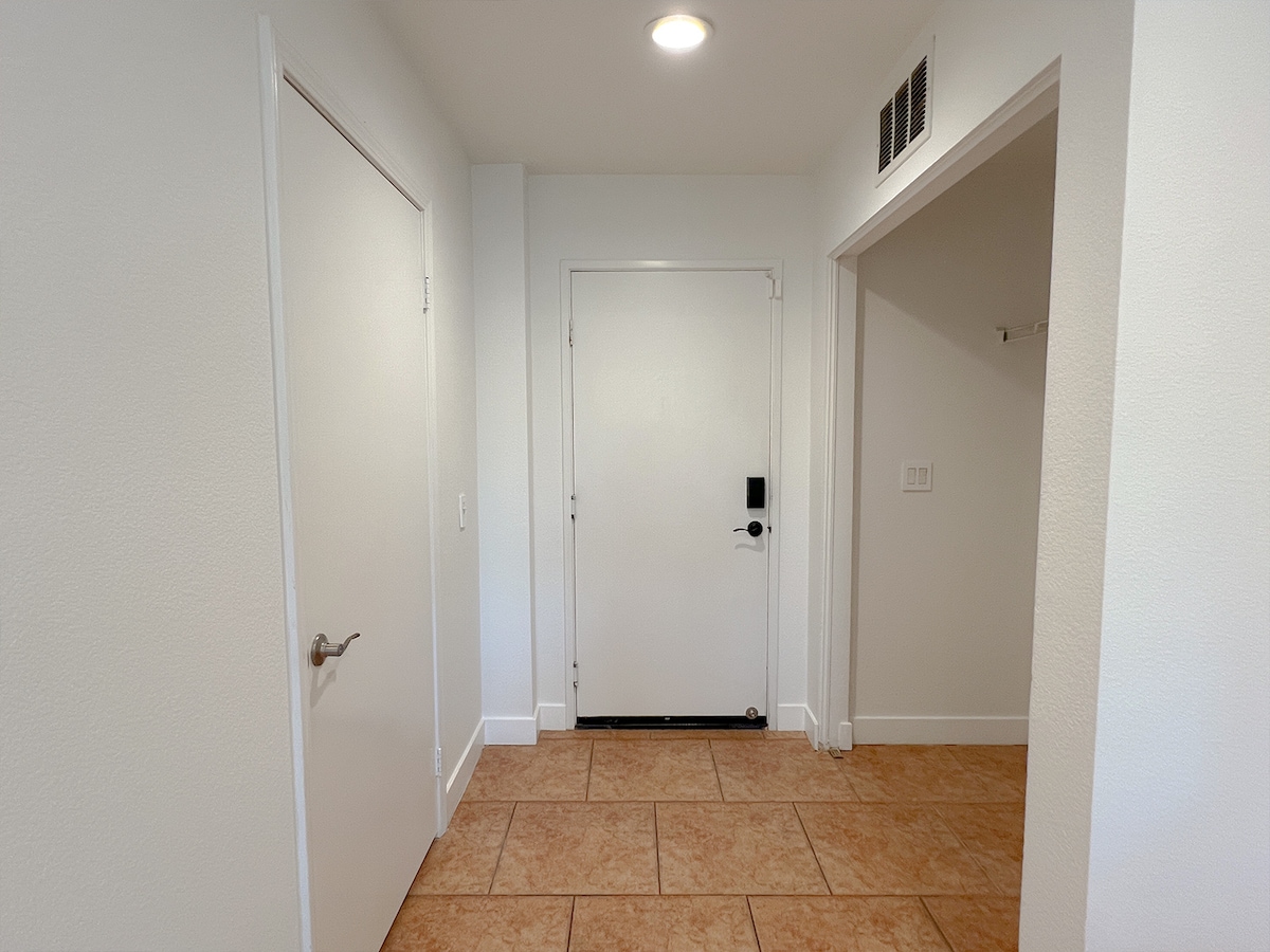 Building Photo - 16710 Nicklaus Dr