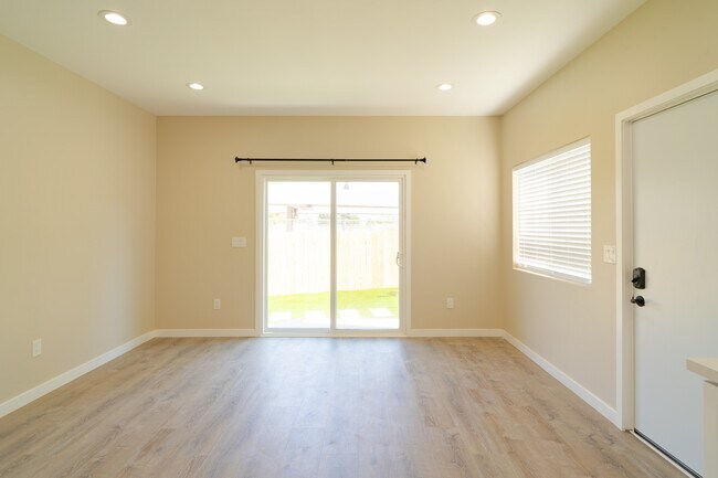 Building Photo - 5041 Art St