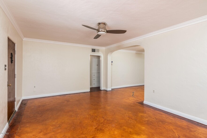 entry seen from living room - 2010 N 16th Ave