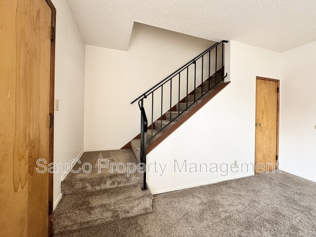 Building Photo - 536 SW Nebraska St