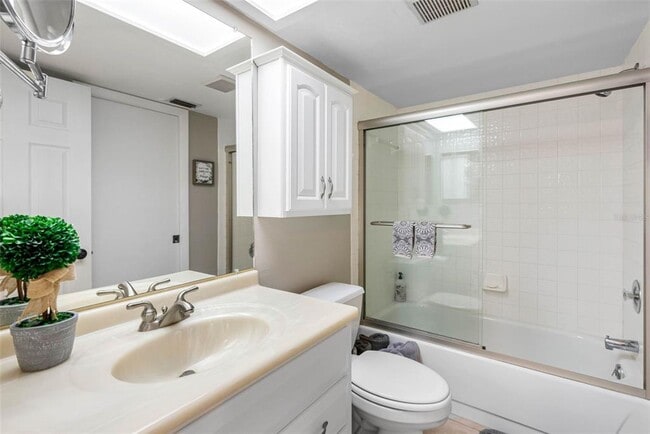 Building Photo - 363 Pinellas Bayway S