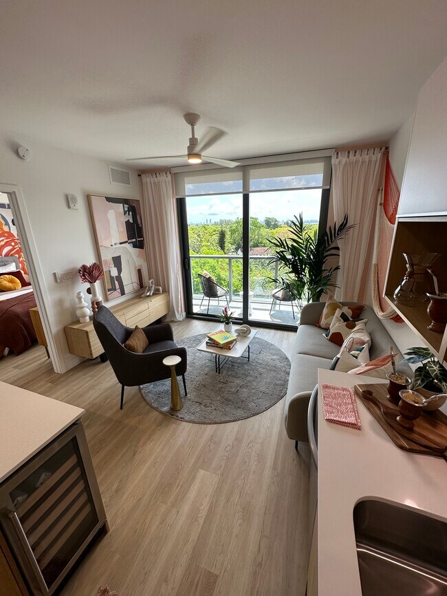 Building Photo - 598 NE 58th St