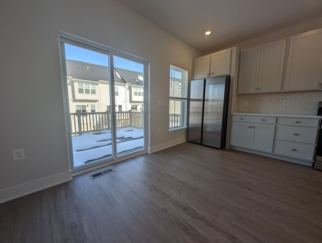 Building Photo - Brand New, Never Lived in!