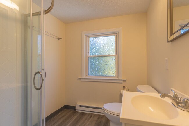 Building Photo - Charming 3-Bedroom Home with Solar Panels ...