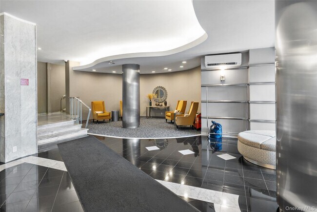 Building Photo - 5800 Arlington Ave