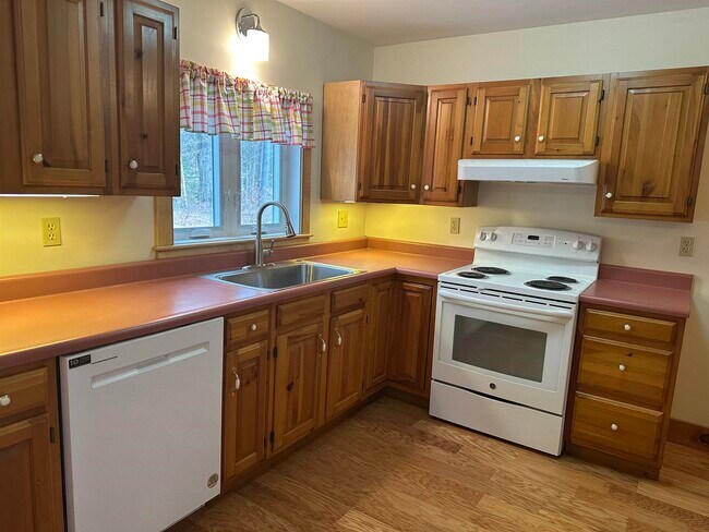 Building Photo - 108 S Bennington Rd