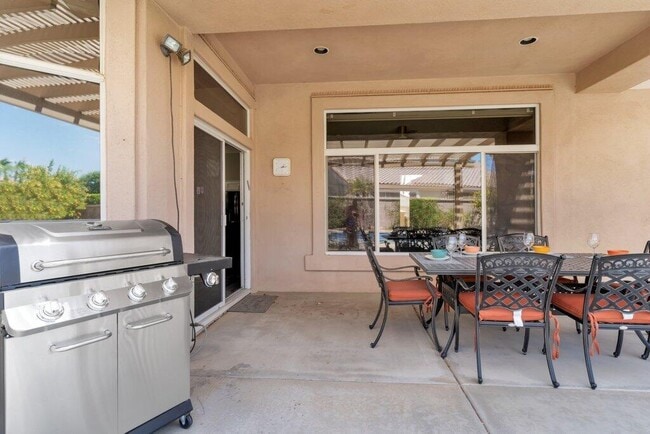 Building Photo - 39357 Mirage Cir