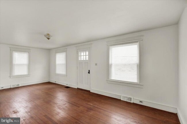 Building Photo - 144 E Baumstown Rd