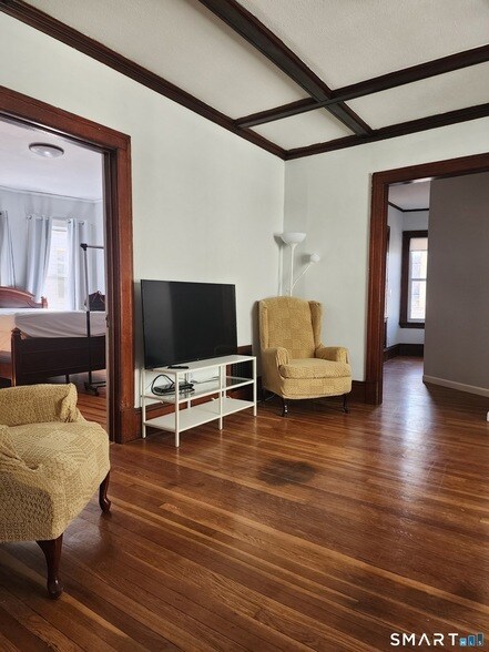 Building Photo - 458 Hillside Ave