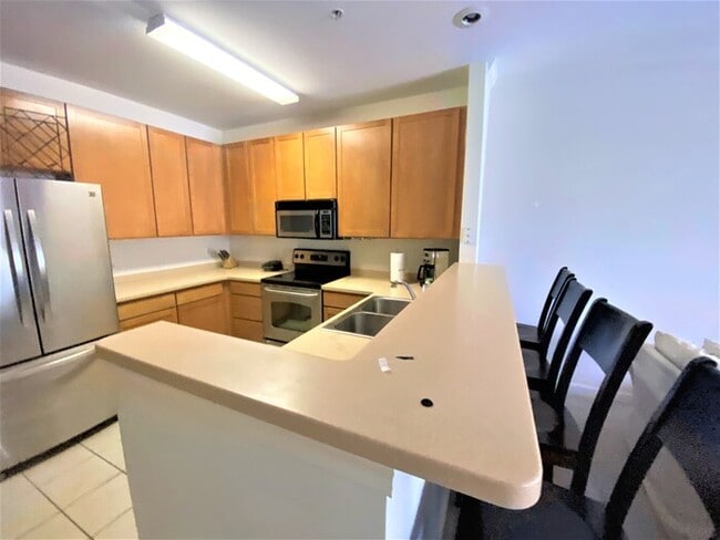 Building Photo - Condo