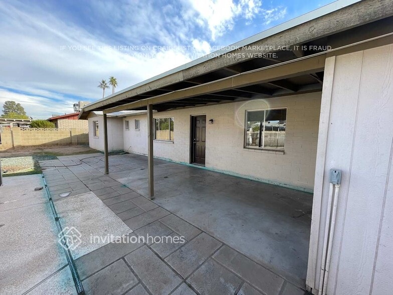 Building Photo - 626 E Via Elena St