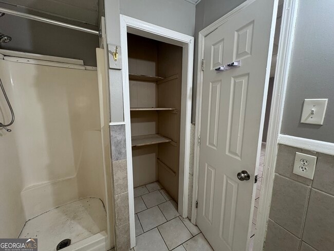 Building Photo - 207 Reynolds St NE