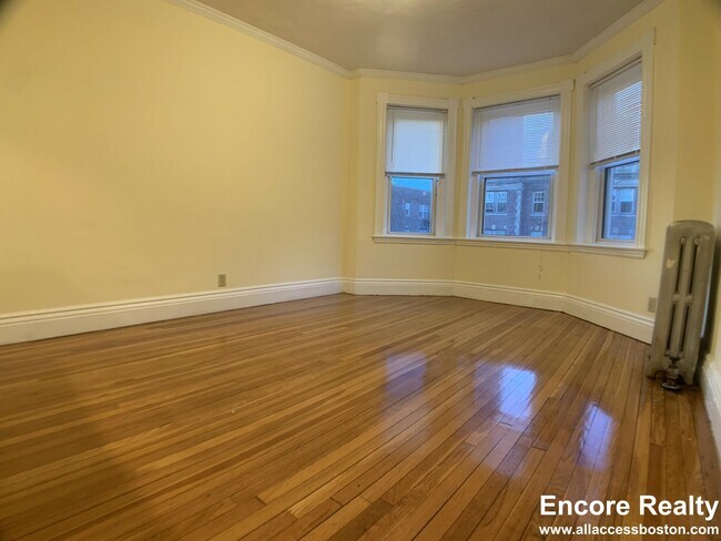 Building Photo - 120 Peterborough St