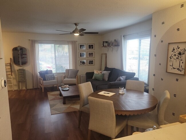 Building Photo - 4459 Clairemont Dr