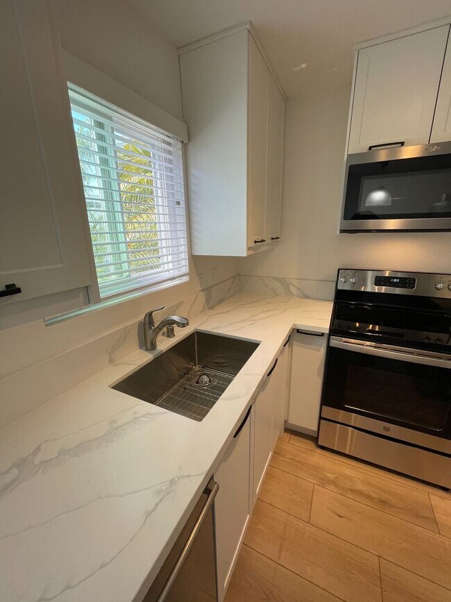 Building Photo - 2238 Manchester Ave